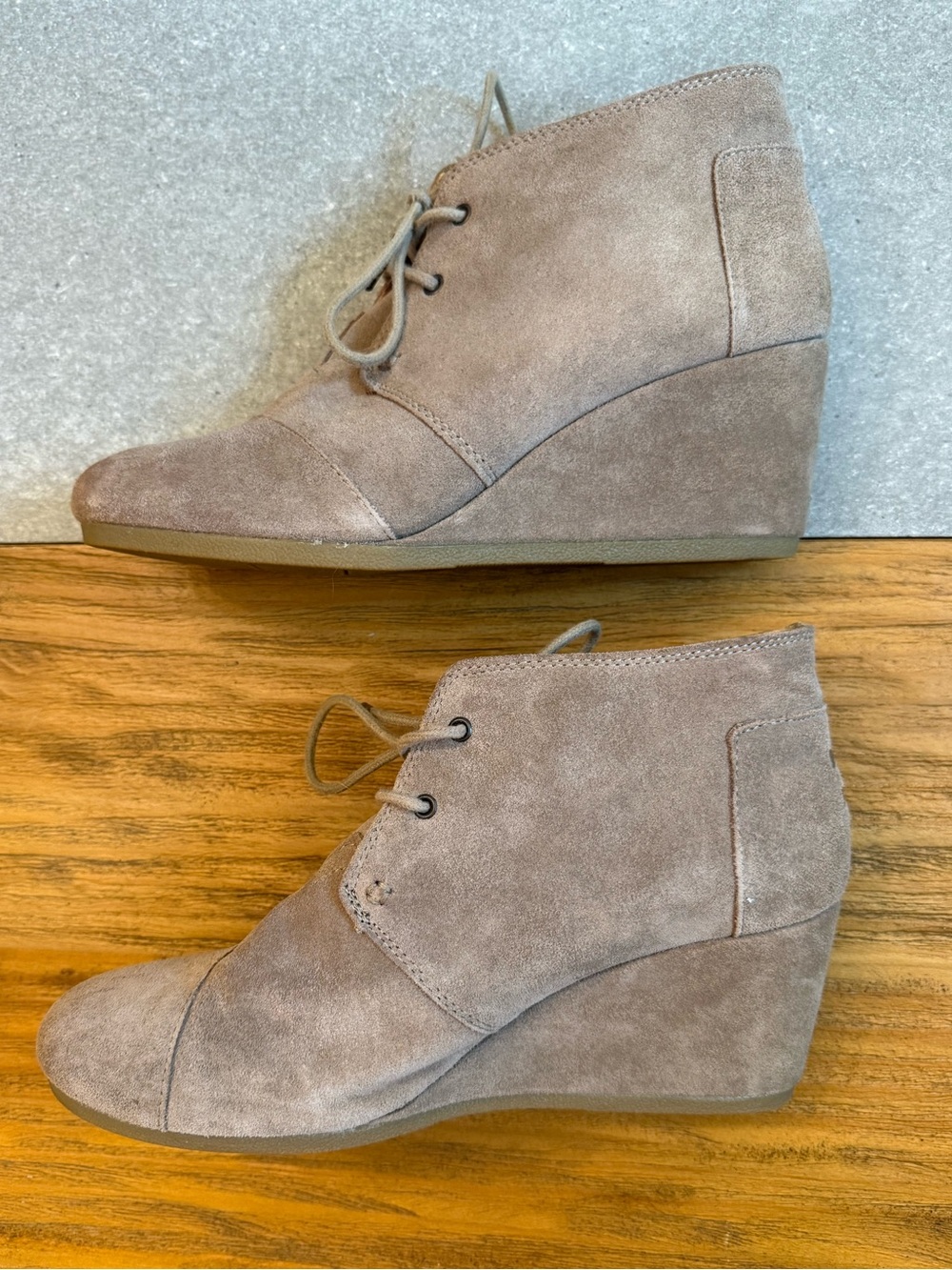 TOMS Desert Wedge Taupe Suede Lace-Up Bootie Size 11 - Picture 5 of 13